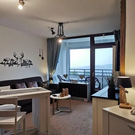 Apartment Ferienwohnung Hochsitz Mit Traumhaften Blick Auf Die Bobbahn Und Umliegenden Berge *