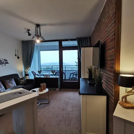 Ferienwohnung Hochsitz Mit Traumhaften Blick Auf Die Bobbahn Und Umliegenden Berge Apartment *