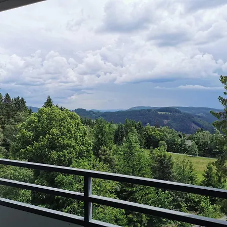 Ferienwohnung Hochsitz Mit Traumhaften Blick Auf Die Bobbahn Und Umliegenden Berge