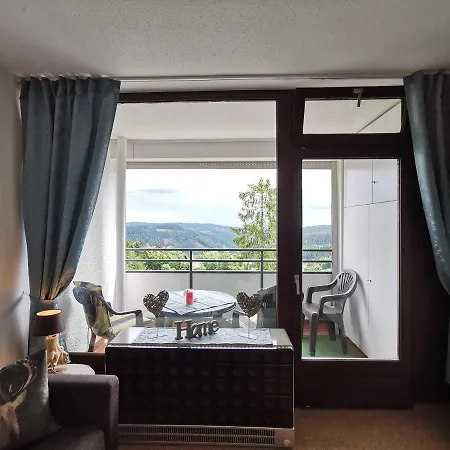 Ferienwohnung Hochsitz Mit Traumhaften Blick Auf Die Bobbahn Und Umliegenden Berge * Winterberg