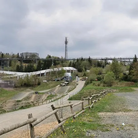 Ferienwohnung Hochsitz Mit Traumhaften Blick Auf Die Bobbahn Und Umliegenden Berge * Winterberg
