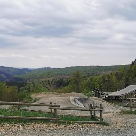 Apartment Ferienwohnung Hochsitz Mit Traumhaften Blick Auf Die Bobbahn Und Umliegenden Berge Winterberg